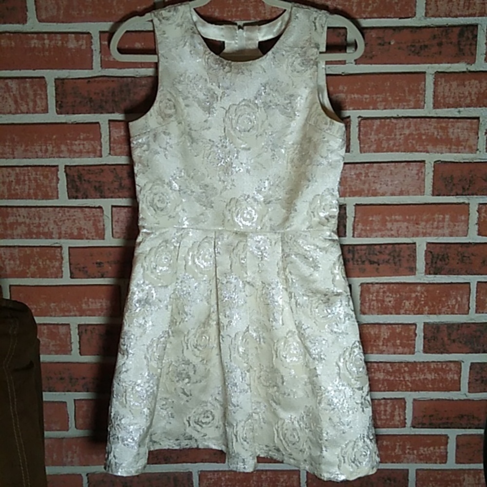 Place cream dress (fits like a women's s/m)